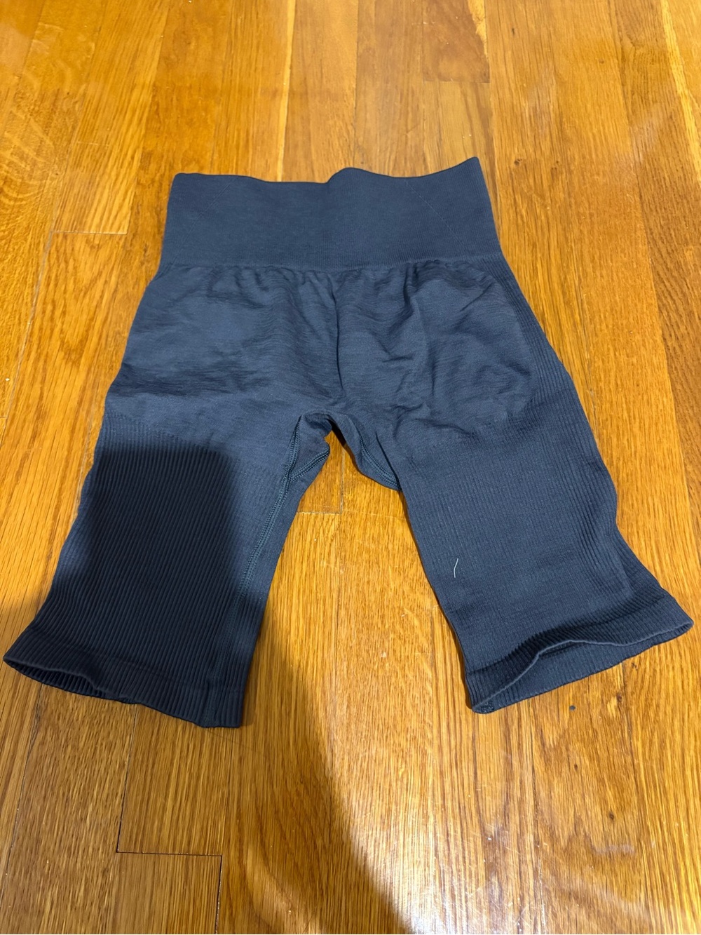High-Waist Biker Shorts black XS